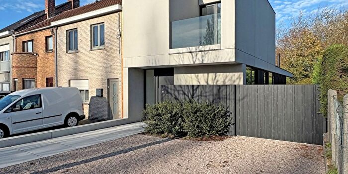 Maison 3 pièces à Robert Vandammestraat, SintIdesbald, à vendre