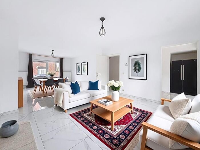 rue des Ecoles, COURTSAINTETIENNE : Maison 4 pièces à vendre