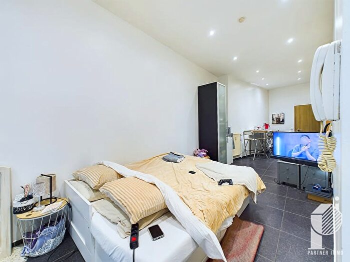 Appartement 1 pièce à Rue d'Amercoeur, Liège, à vendre