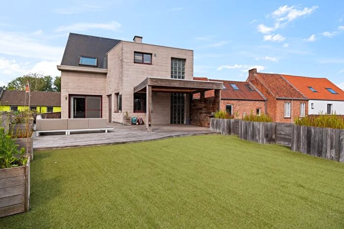 Hoekstraat, STEKENE : Appartement 3 pièces à vendre