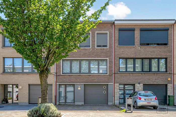 IJsvogelstraat, Antwerpen : Maison 3 pièces à vendre