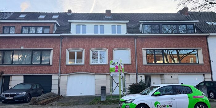 Maison 4 pièces à Heldenhuldelaan, Mortsel, à louer