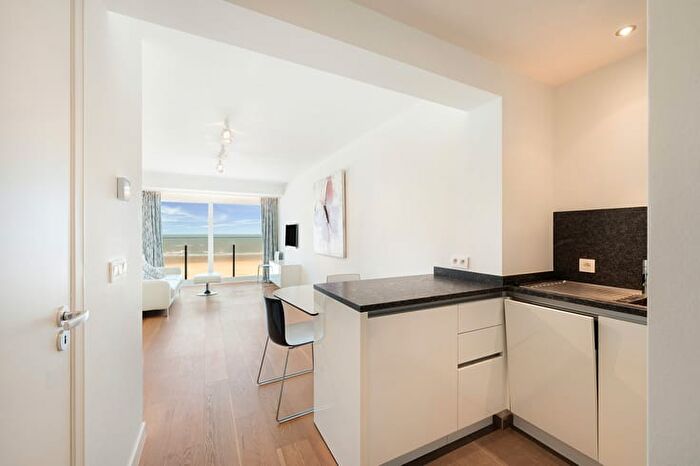 Appartement 7 pièces à vendre à ZeedijkDuinbergen, Duinbergen