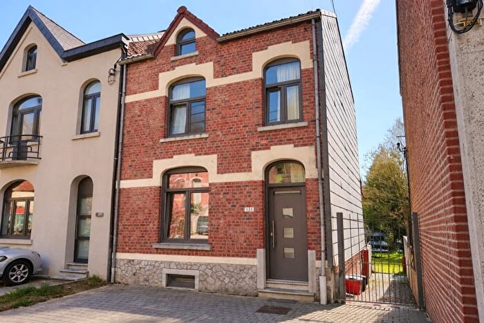 Maison 2 pièces à vendre à Avenue des Combattants, CourtSaintEtienne