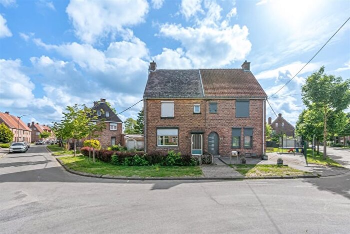 Maison 4 pièces à Groenstraat, Genk, à vendre