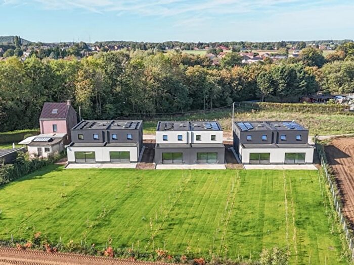 Maison 3 pièces à Rue de Chemin Vert, ChapellelezHerlaimont, à vendre