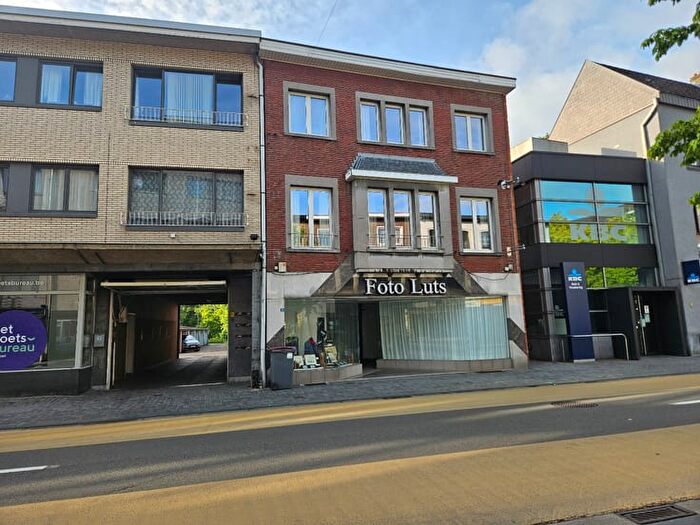 Appartement 1 pièce à louer - Graaf de Broquevillestraat, Mol