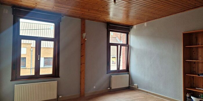 Rue de Sondeville, Péruwelz : Appartement 1 pièce à louer