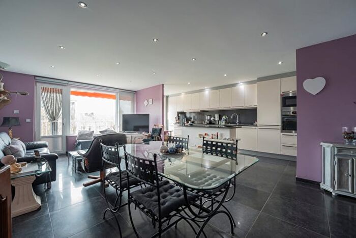 Rue des Vennes, Liège : Appartement 2 pièces à vendre