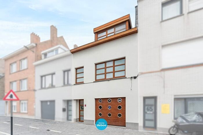 Maison 13 pièces à vendre à Mariakerkelaan, Oostende