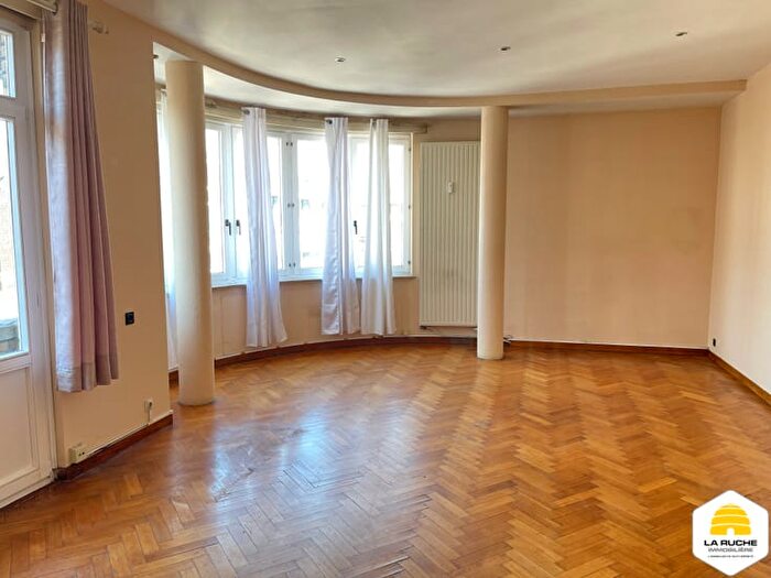 Appartement 7 pièces à Rue D'angleterre, Charleroi, à vendre