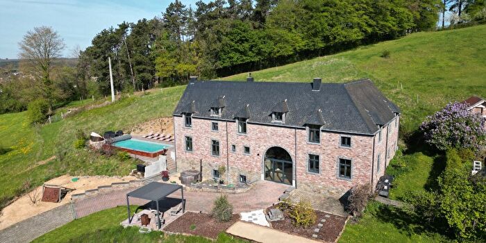 Rue Thier dOhet, Rochefort : Maison 7 pièces à vendre