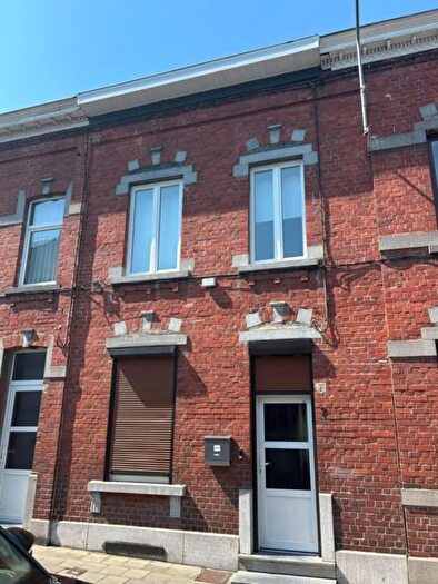 Maison 4 pièces à Rue des Martyrs, Morlanwelz, à vendre