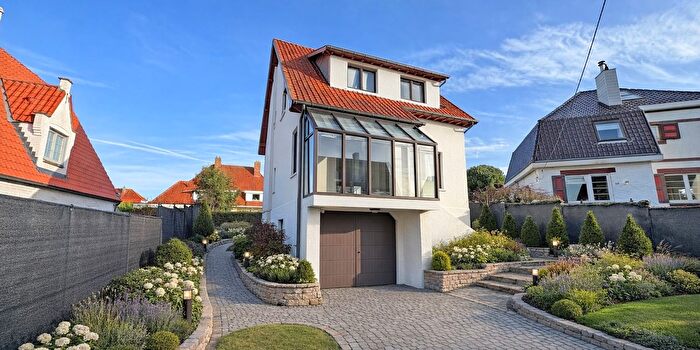 Maison 3 pièces à vendre à Honigklaverweg, SintIdesbald