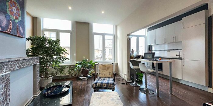 Appartement 1 pièce à Hendrik Conscienceplein, Antwerpen, à louer