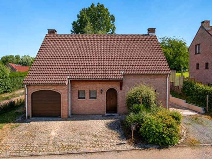 Maison 4 pièces à Vieux Chemin de Nivelles e, BraineleChâteau, à vendre