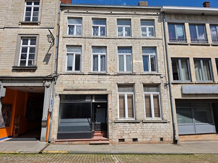Grand Place, JODOIGNE : Maison 5 pièces à vendre