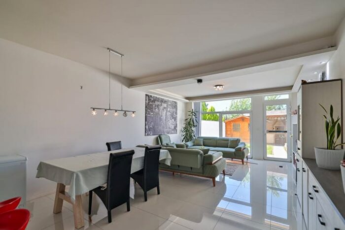 Maison 3 pièces à Van Reyenstraat, DEURNE, à vendre