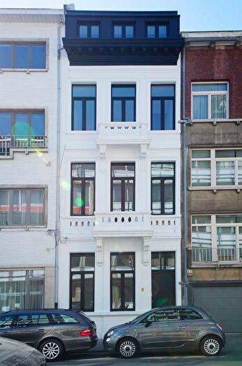 Appartement 5 pièces à vendre à Olijftakstraat, Antwerpen