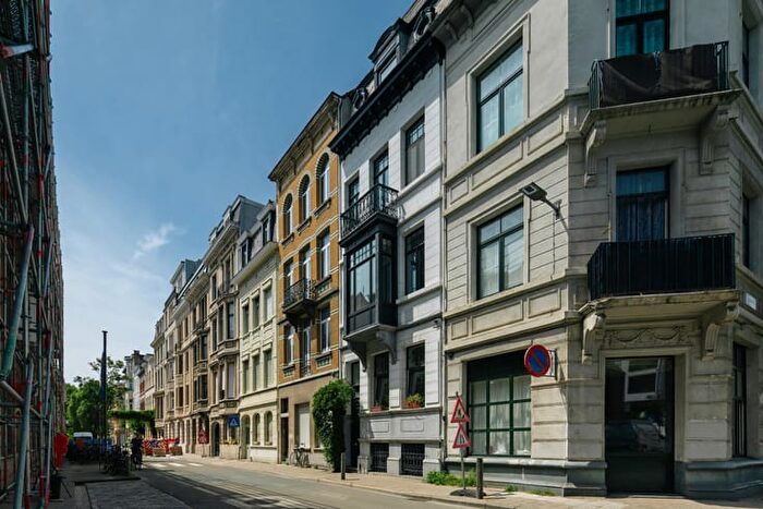Van Schoonbekestraat, Antwerpen : Maison 3 pièces à vendre