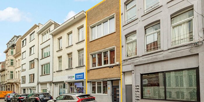 Appartement 6 pièces à vendre à Dambruggestraat, Antwerpen