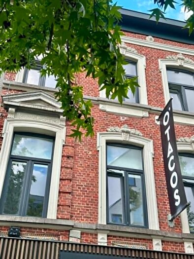 Appartement 6 pièces à Nieuwstraat, BUS, à louer