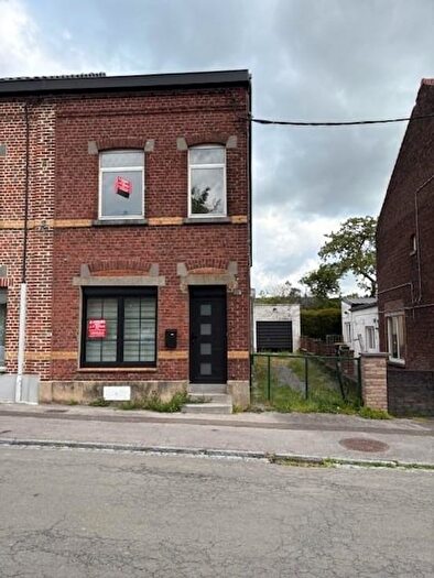 Place de Bray, Bray : Maison 2 pièces à vendre