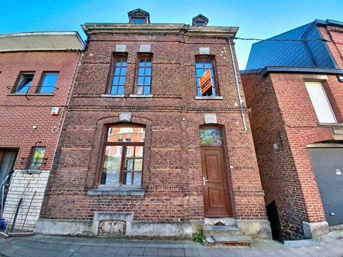 Maison 4 pièces à Rue Alphonse Liégeois, THUIN, à vendre