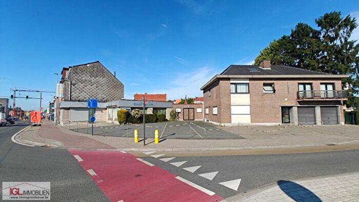 Maison 11 pièces à vendre à Olmenlaan, SintPietersLeeuw