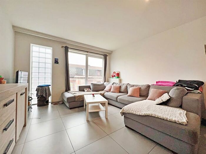 Appartement 3 pièces à vendre à Rue Taque, JEMEPPE