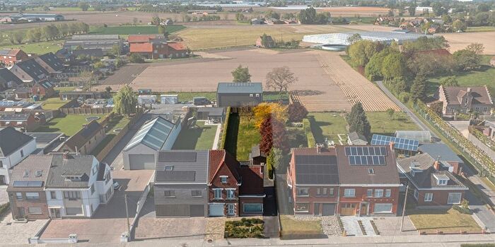 Maison 4 pièces à vendre à Roeselarestraat, Oostnieuwkerke