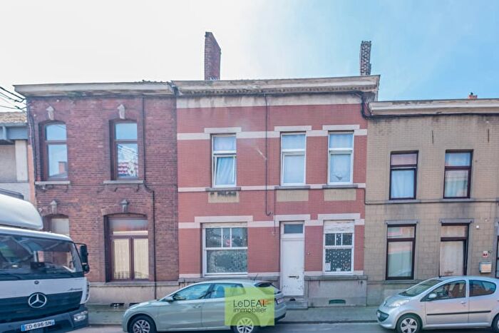 Maison 4 pièces à vendre à Rue de Namur, Charleroi Gosselies