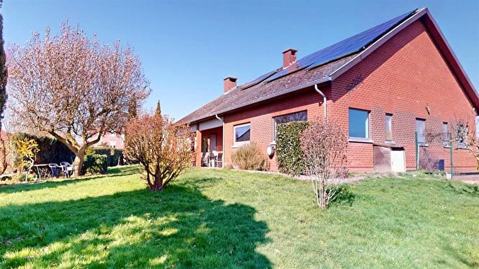 Maison 5 pièces à Rue Grande, LA Louvière, à vendre