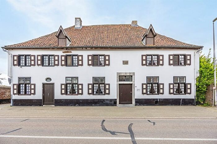Maasstraat, OPHOVEN : Maison 5 pièces à vendre