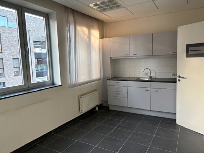 Appartement 6 pièces à vendre à stationsstraat, Landen