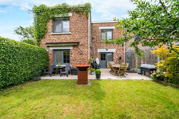 Rue de Liège, Fexhelehautclocher : Maison 17 pièces à vendre