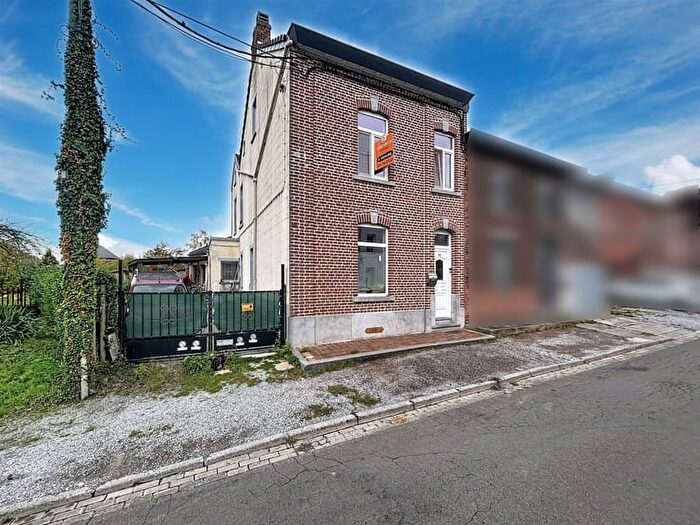 Maison 3 pièces à Rue de Roux, FONTAINEL'Evêque, à vendre