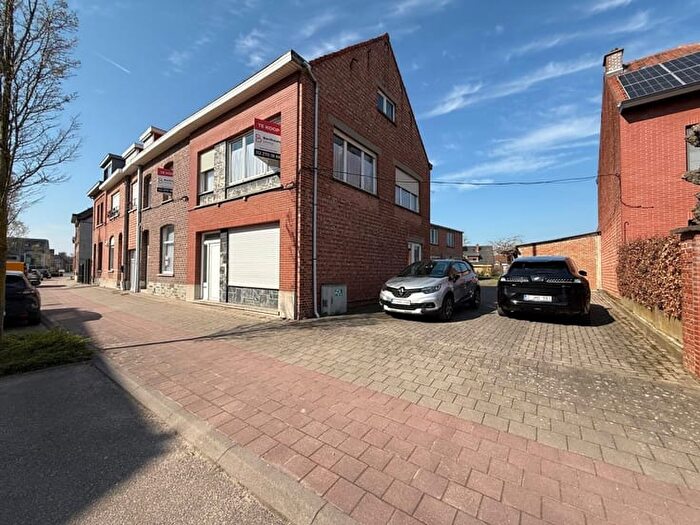 Maison 4 pièces à vendre à Kerkstraat, HUMBEEK