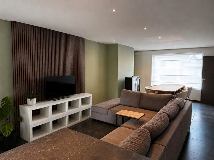 Driekerkenstraat, Kortrijk : Maison 3 pièces à louer