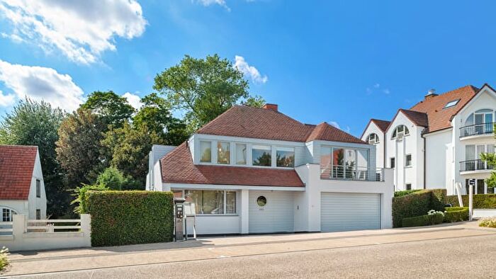Maison 13 pièces à Duinbergenlaan, Duinbergen, à vendre