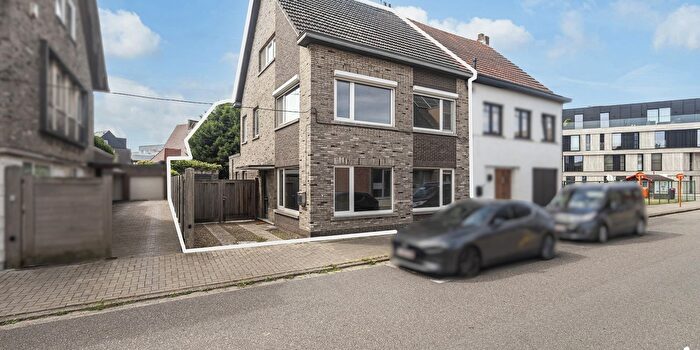 Maison 4 pièces à SintPaulusstraat, Mol, à vendre
