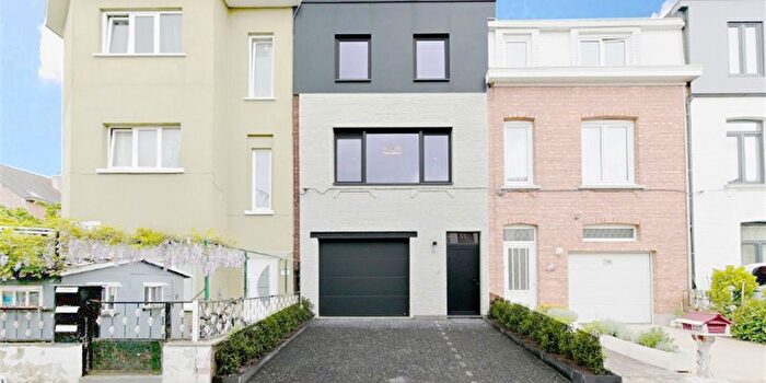 Apollostraat, Berchem : Maison 3 pièces à vendre