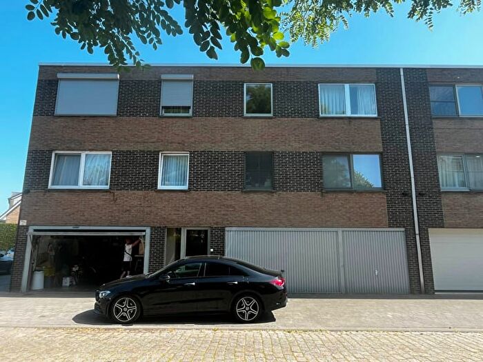 Theodoor Sevenslaan, Kortrijk : Appartement 7 pièces à louer