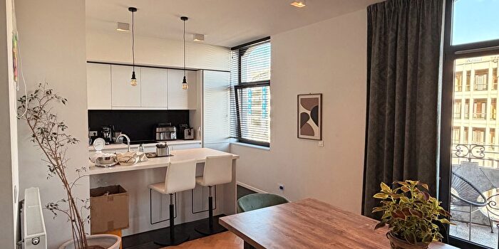 Boulevard de la Sauvenière, Liège : Appartement 2 pièces à louer