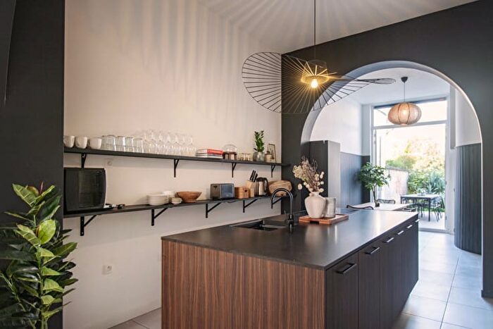 Arendstraat, Antwerpen : Maison 13 pièces à louer