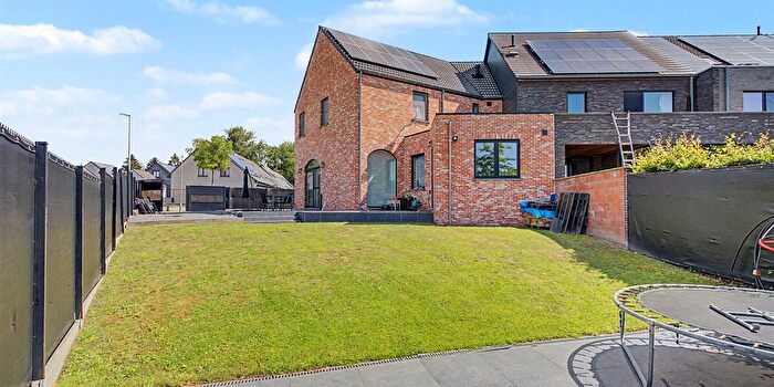 Maison 3 pièces à Burgemeester Dr Eugeen Roggemanlaan, Stekene, à vendre