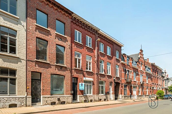 Maison 6 pièces à vendre à Charles Vandendoorenstraat, Ronse