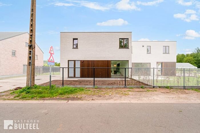 Maison à Lange Dweersstraat, Stekene, à louer