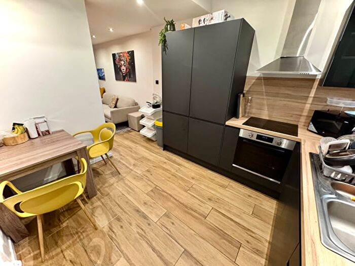 Maison 1 pièce à louer - Rue SainteMarguerite, Liège