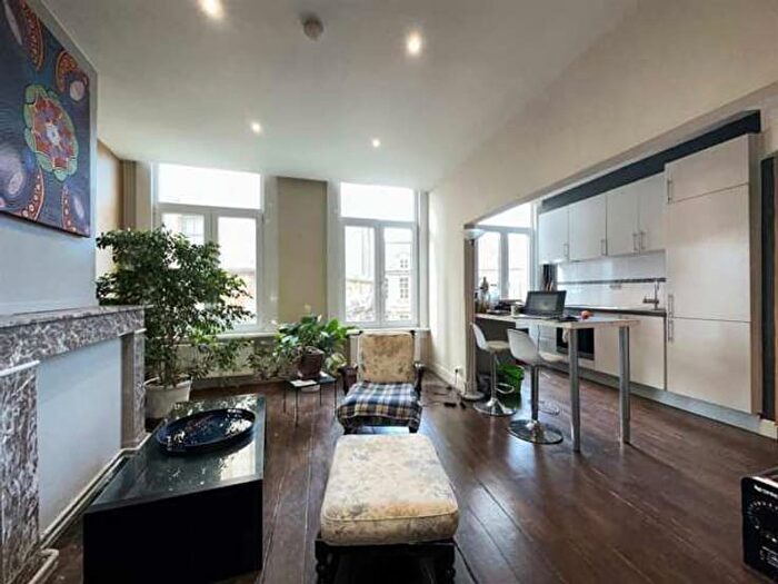 Hendrik Conscienceplein, ANTWERPEN : Appartement 1 pièce à louer